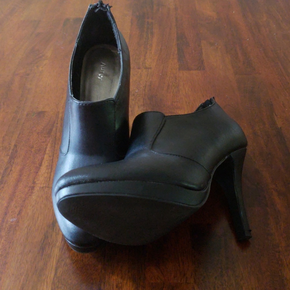 Apt 9 Booties - Picture 4 of 5